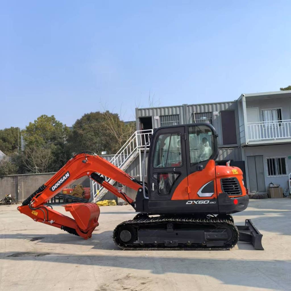 Mini-pelle Doosan DX 60-9 C — occasion 2023, 788 h
