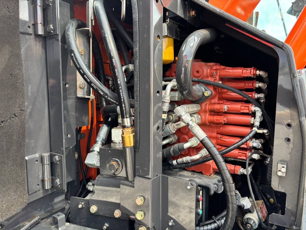 Hitachi ZX 85 US / Myyty, Parduota kuva 12