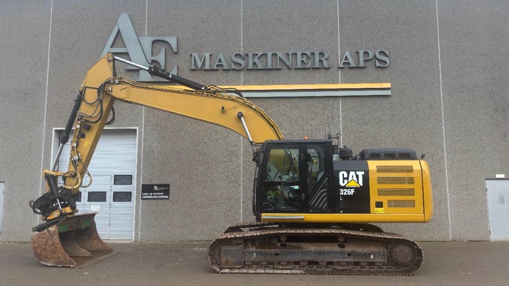 CAT 326 F L