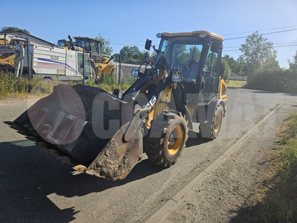 JCB 407 B