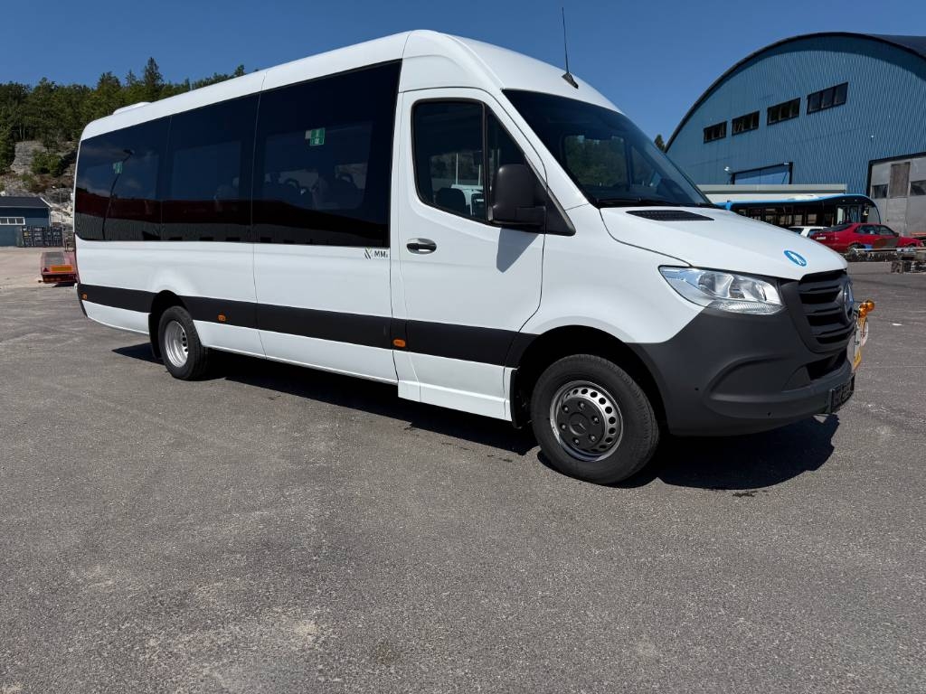 Mercedes-Benz Skolbuss 22 pass
