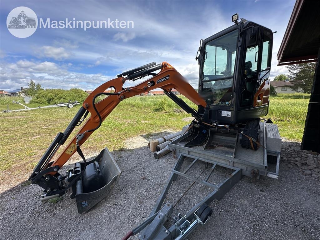 Develon DX19-7