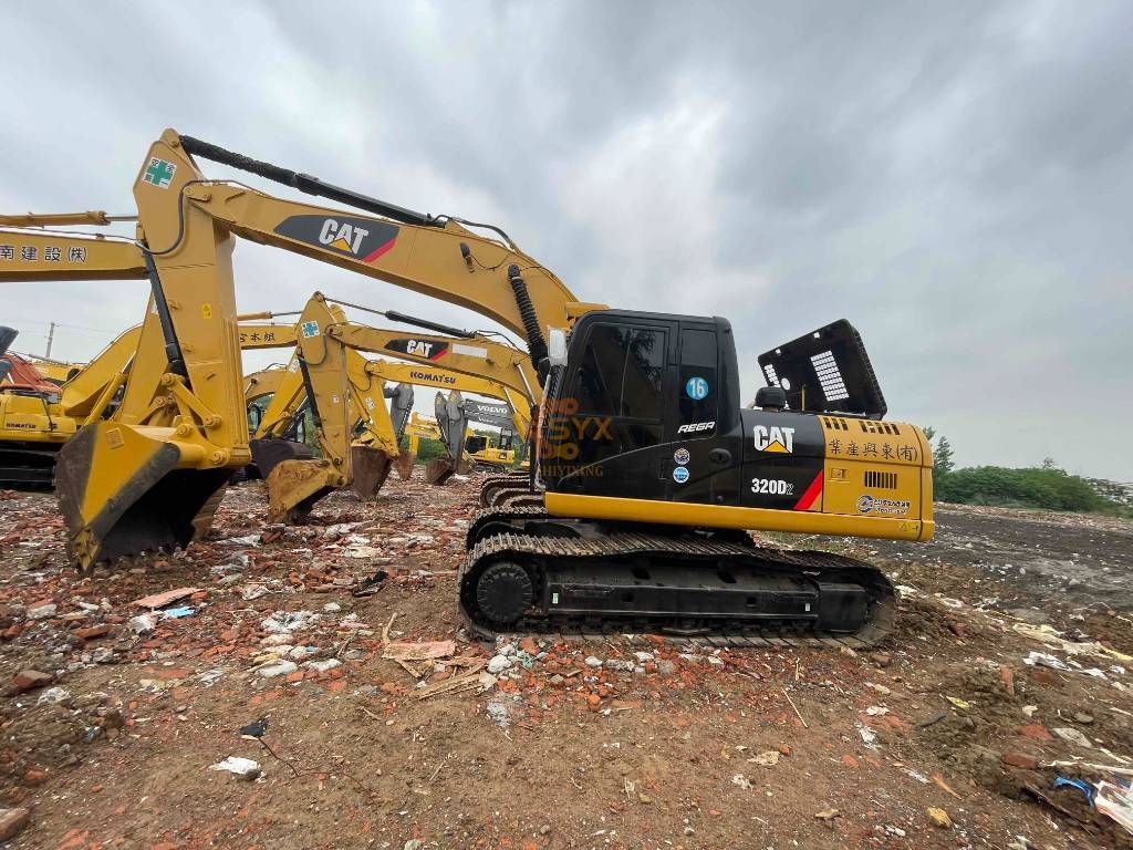 CAT 320 D