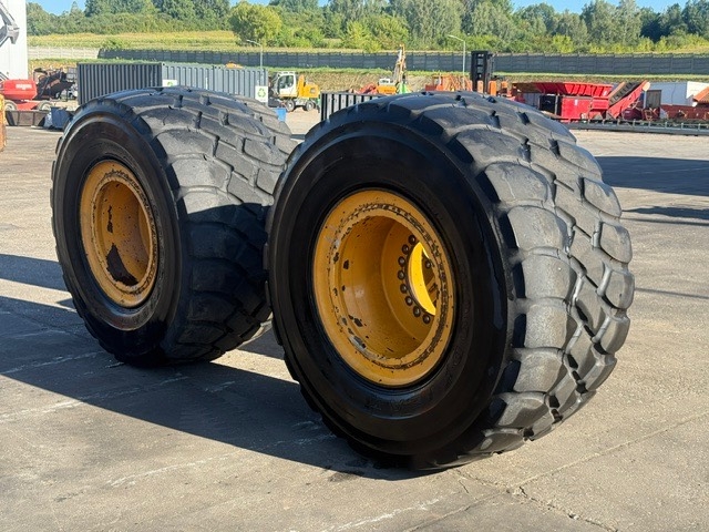 Liebherr l 580 Koła 775/65R29 goodyear