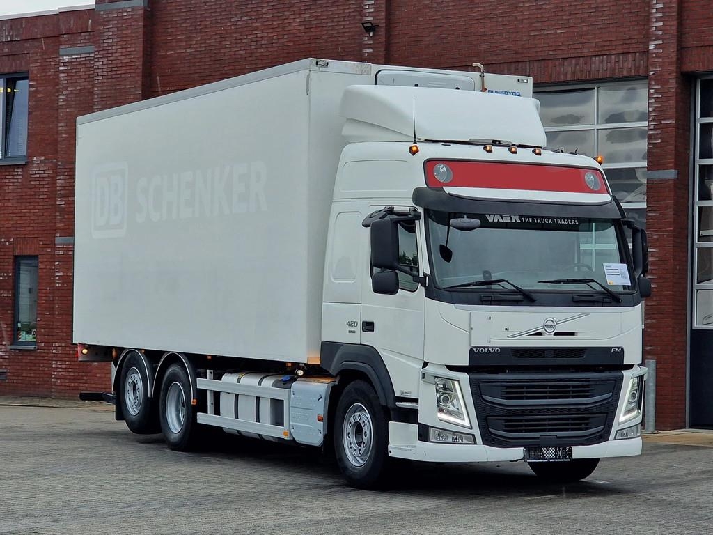Volvo FM 420 Globetrotter 6x2 - Box with sidedoors - Zep
