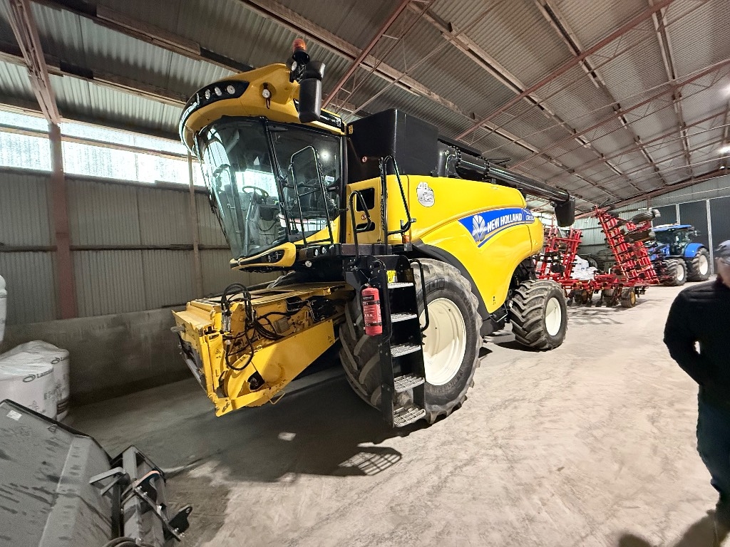 New Holland CR8.90SL, VF35”, GPS, 1.790tim
