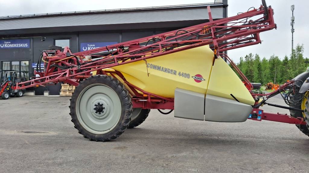 Hardi Commander 4400 -09 Delta 28m Kuljetus vaihto rahoi