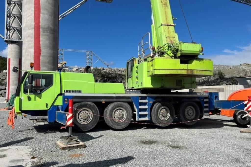 Liebherr LTM 1090-4.1