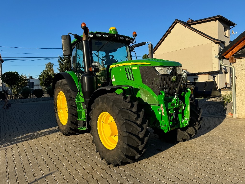 John Deere 6215 R
