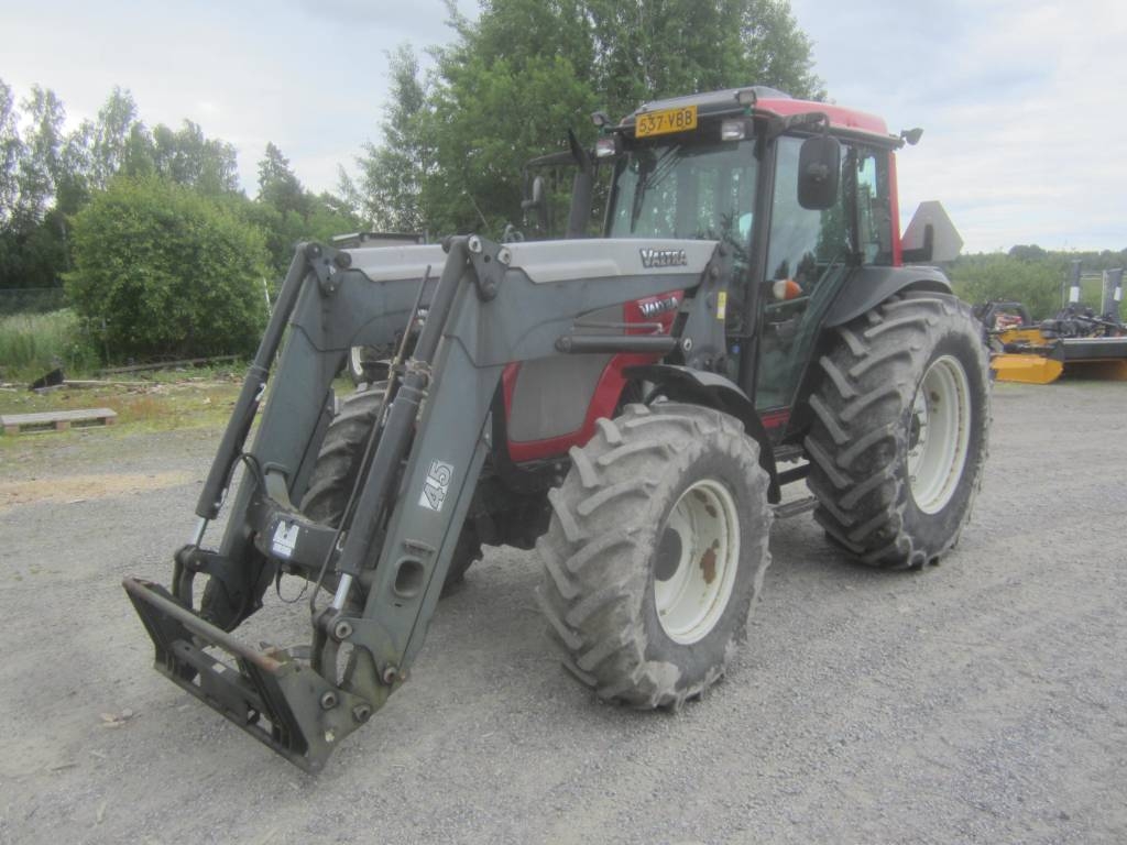 Valtra A95 Traktori AC + Etukuormain