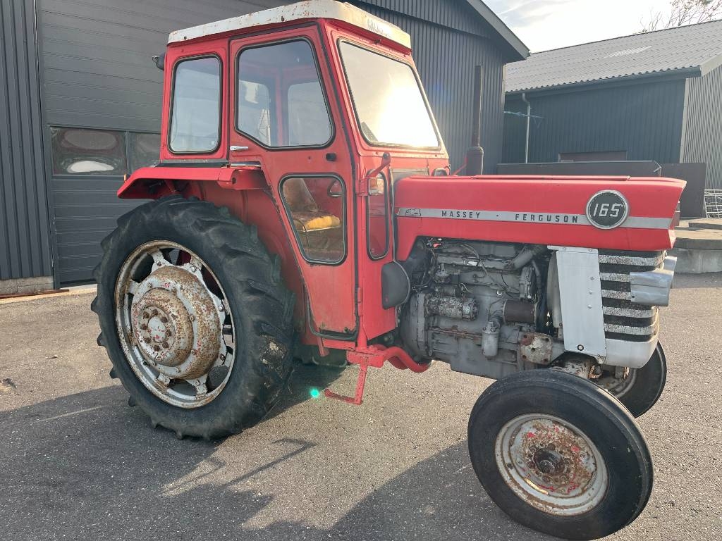 Massey Ferguson 165