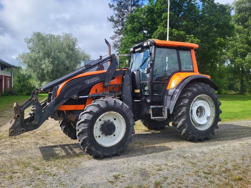 Valtra XM-130