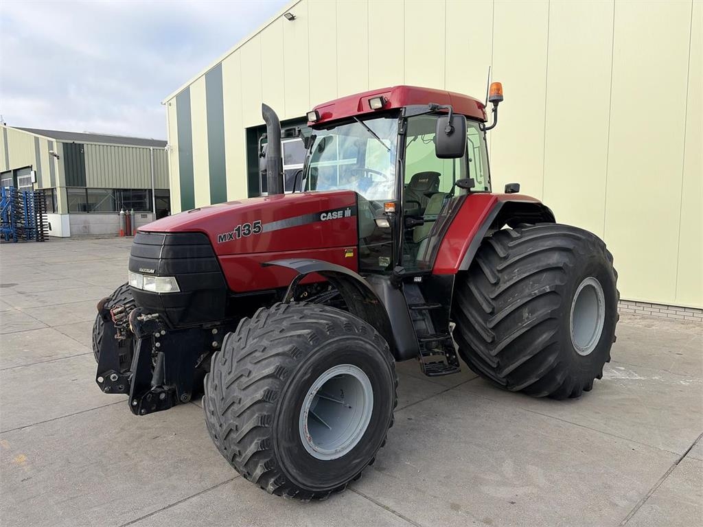 Case IH MX 135