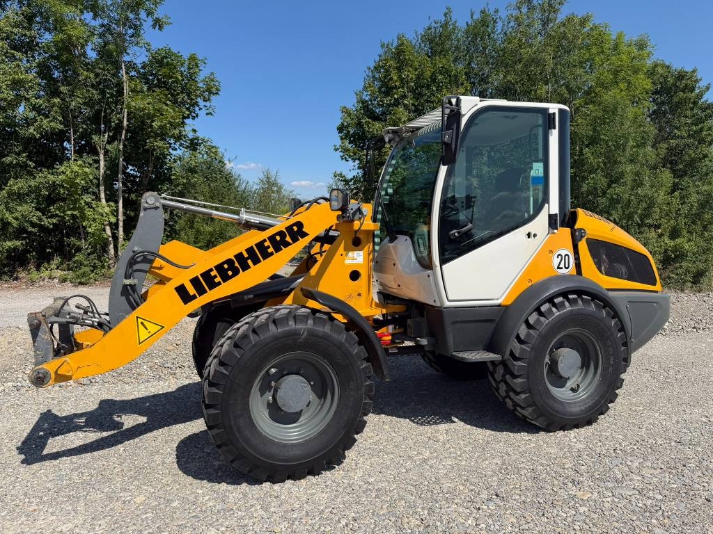 Chargeuse sur pneus Liebherr 508 C — occasion 2017, 2 590 h