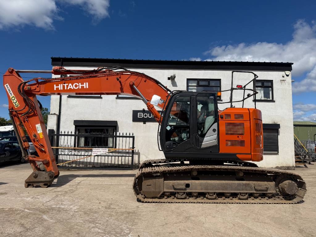 Hitachi ZX 225 US LC-6