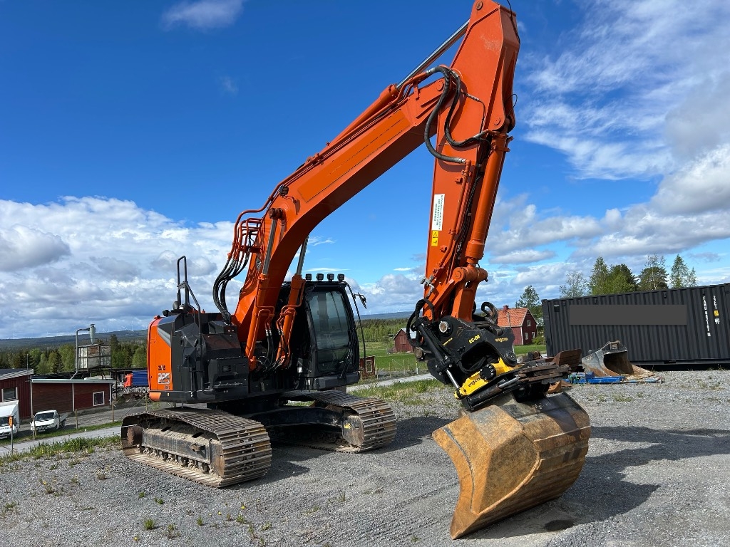 Hitachi ZX 225 USLC-7