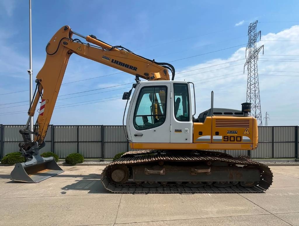 Liebherr R900 Litronic * 2011 * original 8 688 mth * long *