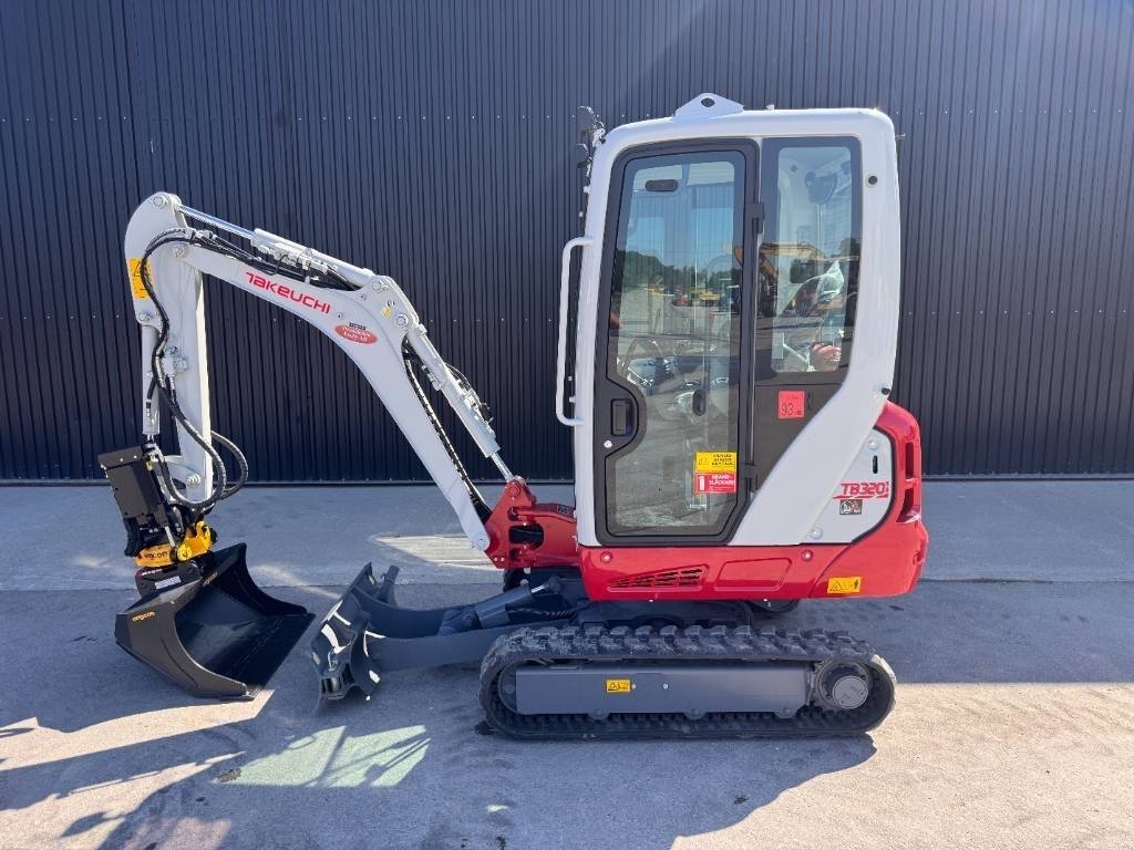 Takeuchi TB 320 / EC02 / S30