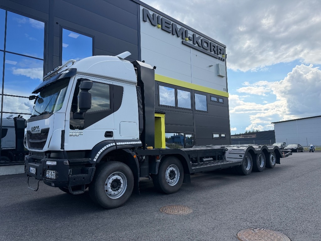 Camion porte-engins Iveco Trakker AT410T50 10x4 metsäkoneritilä — occasion 2019