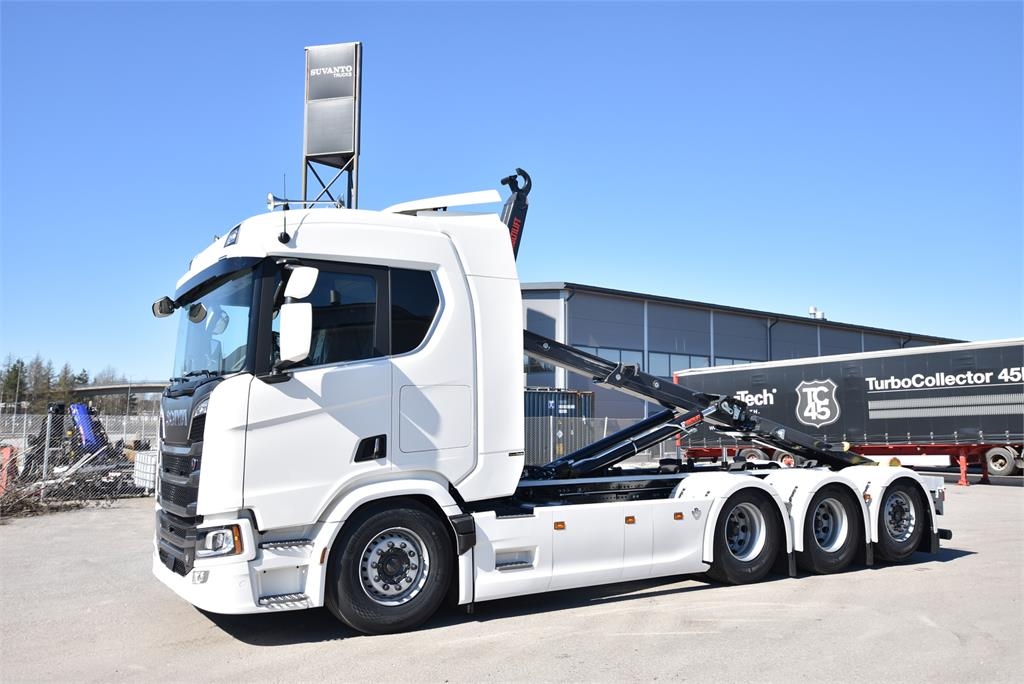 Scania R590 8X4