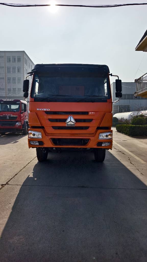Sinotruk HOWO 371 8*4