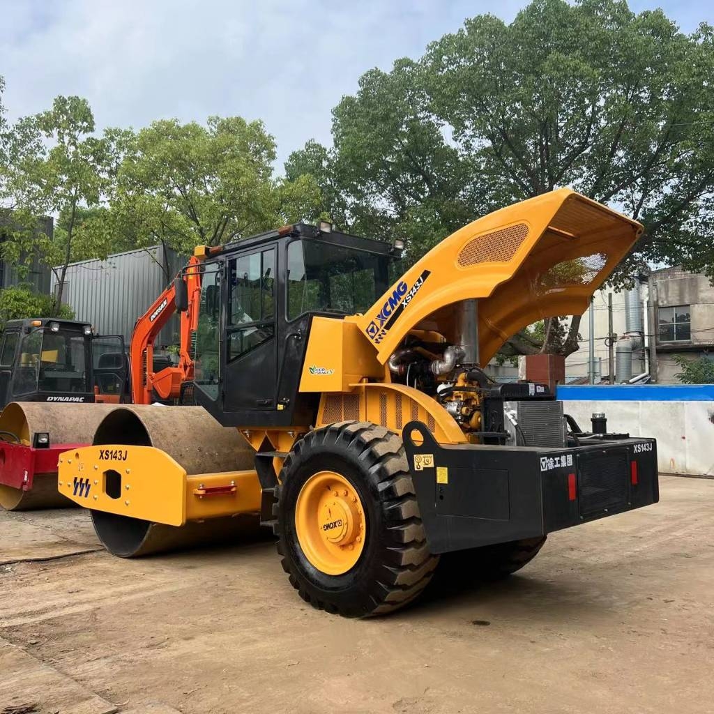 Rouleau monocylindre XCMG XS143J — occasion 2024, 1 000 h