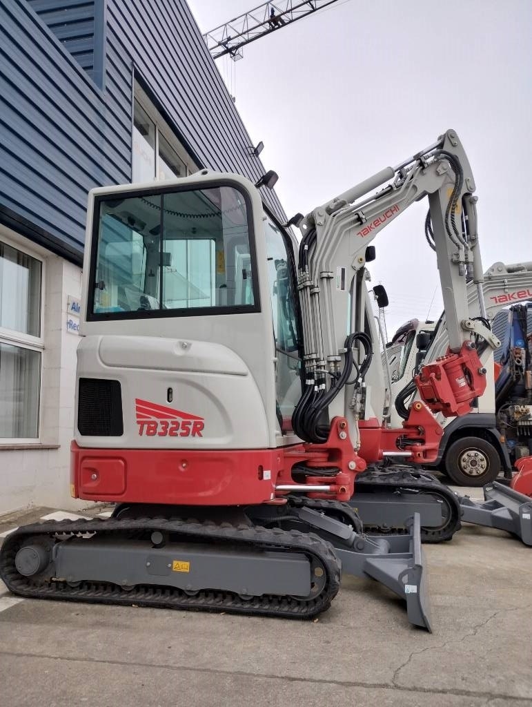 Takeuchi TB 325 R