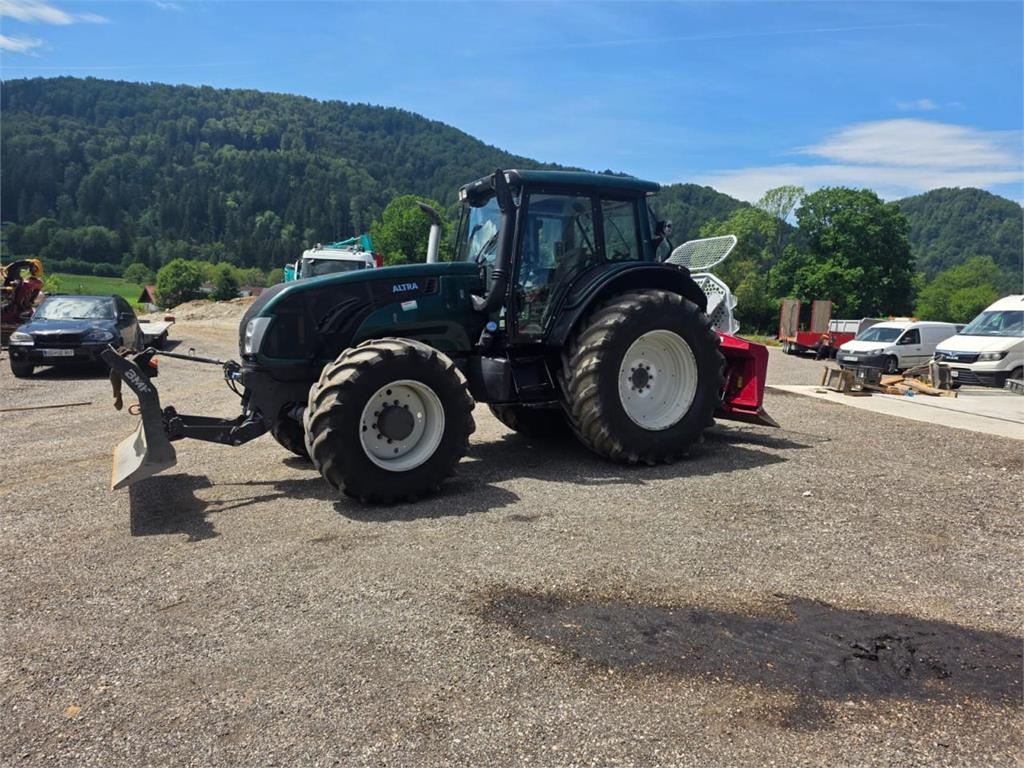 Valtra T153