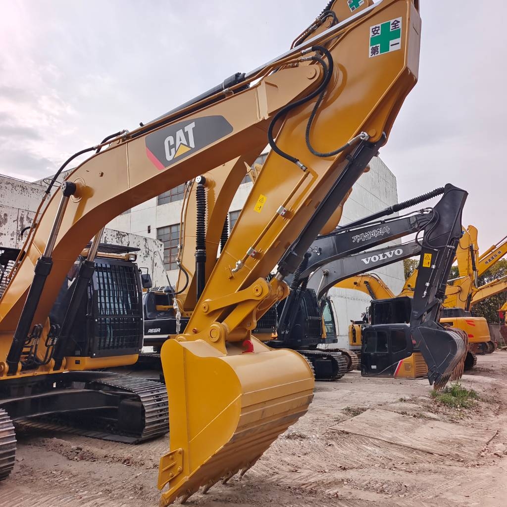 CAT 324 D2L - 28th Anniversary Promotion Price