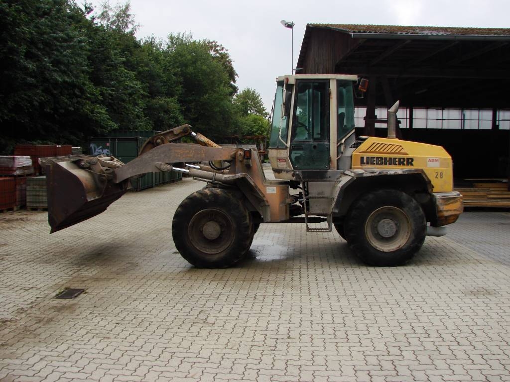 Chargeuse sur pneus Liebherr L522 — occasion 1995, 7 600 h