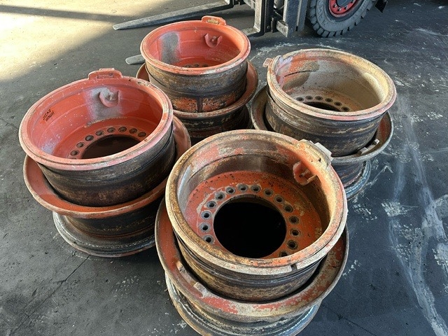 Hitachi ZW 250 USED RIMS COMPLET