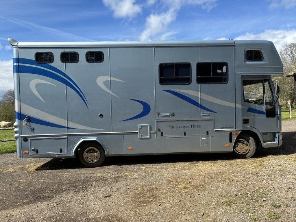 Ford Iveco 7.5T Horse Truck
