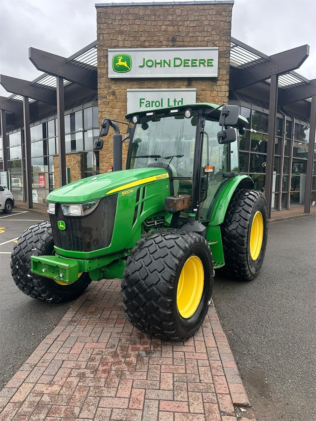 John Deere 5100M