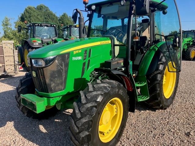 John Deere 5115M