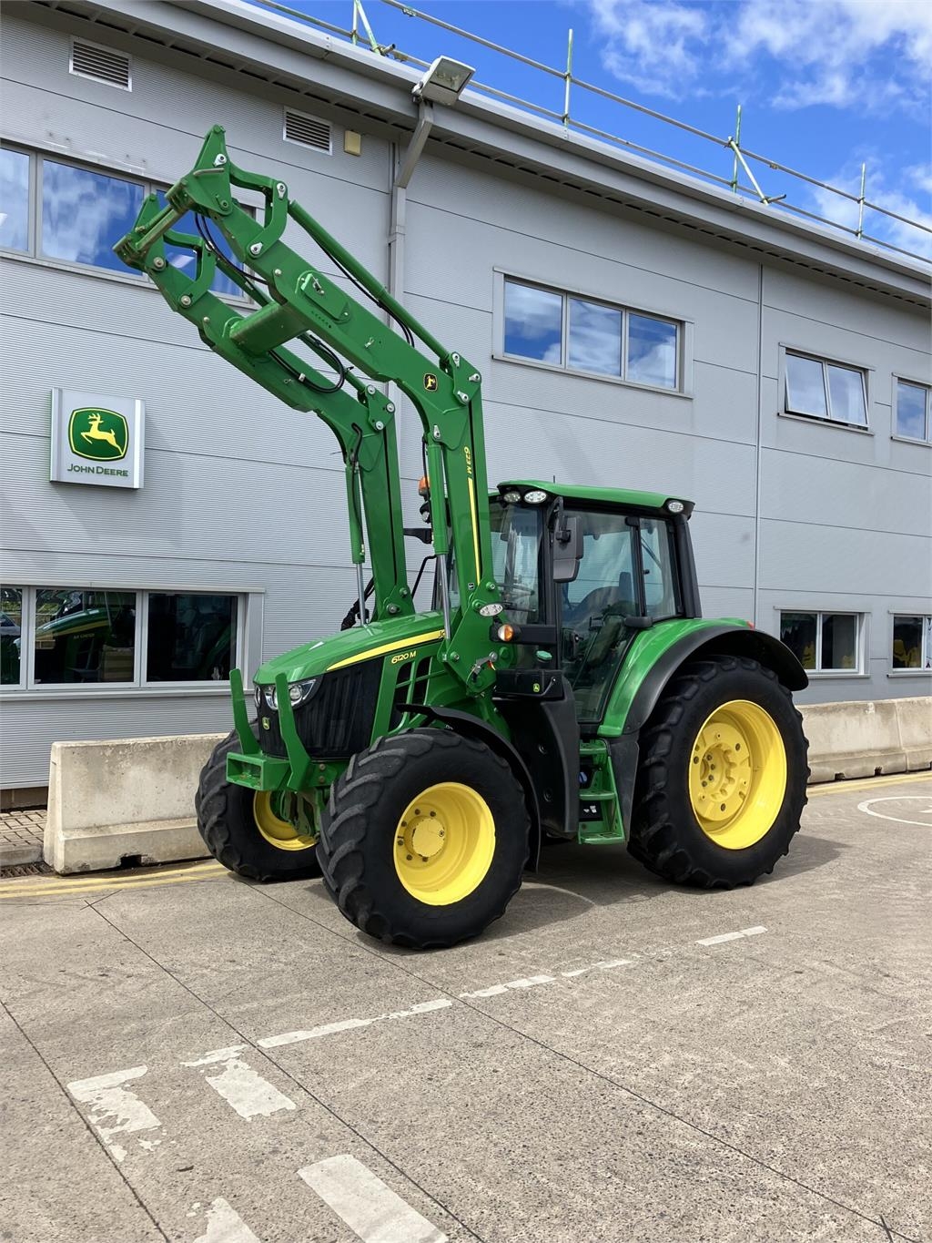 John Deere 6120M