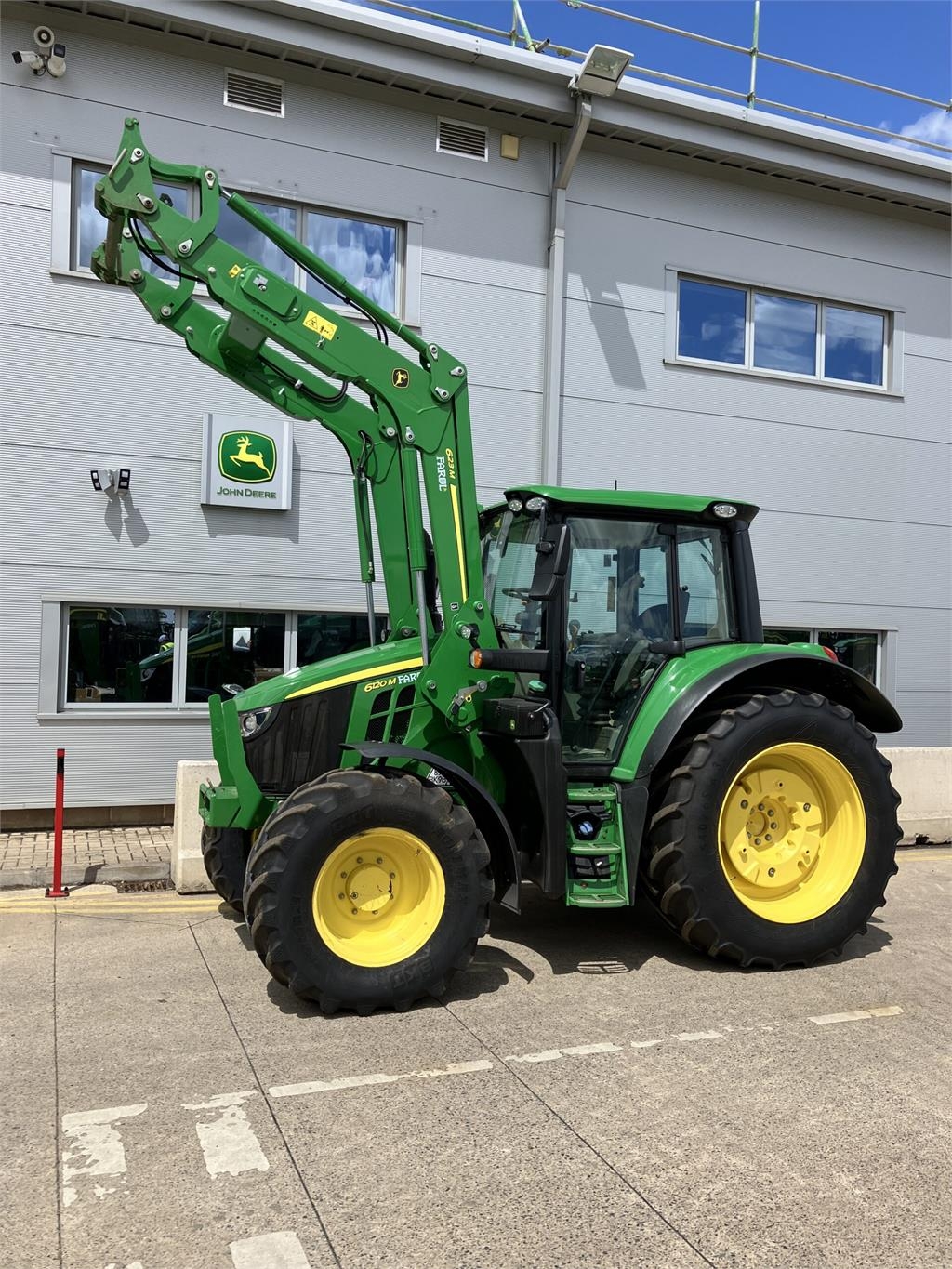 John Deere 6120M
