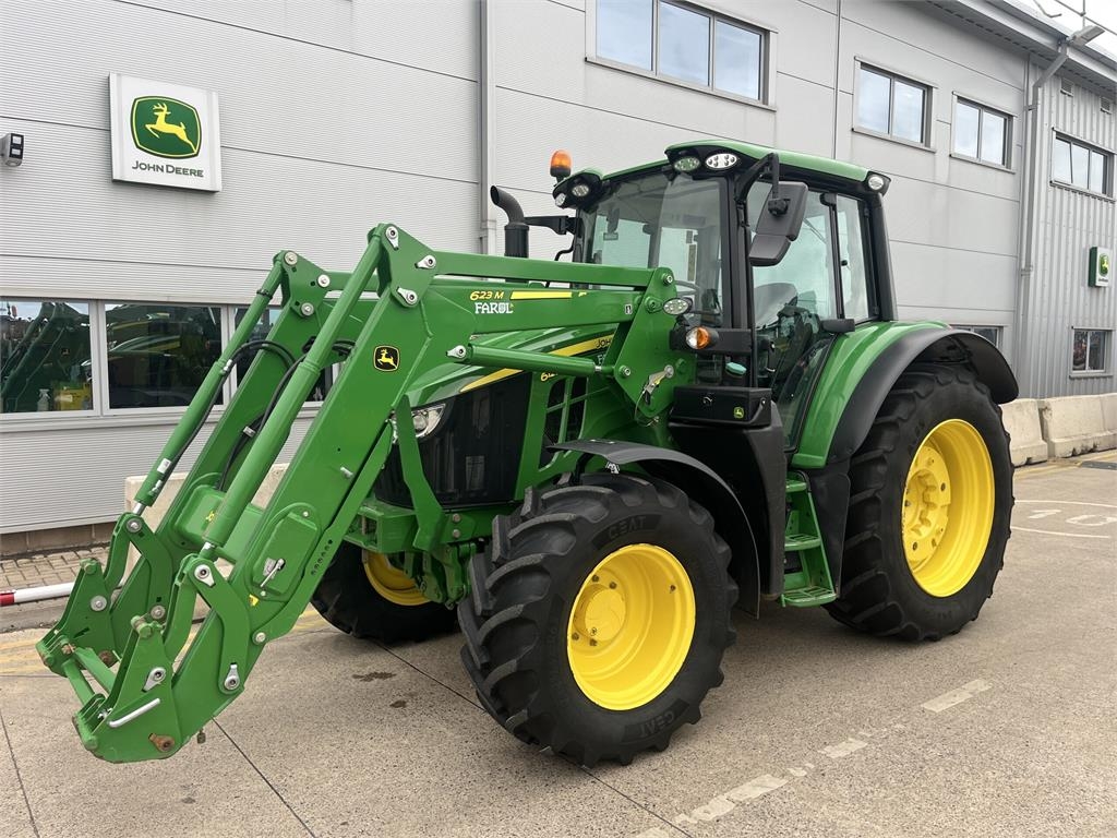 John Deere 6120M