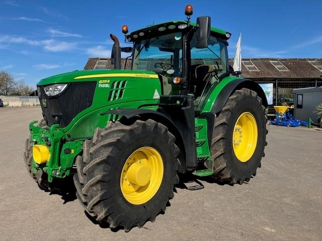 John Deere 6215R