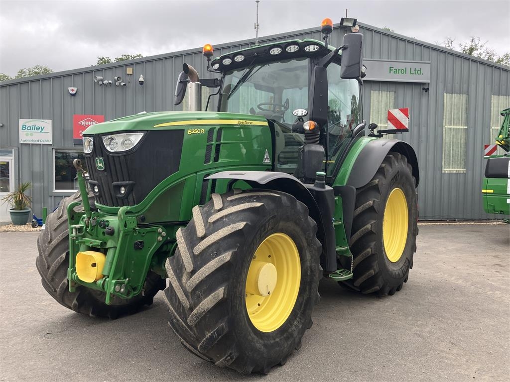 John Deere 6250R