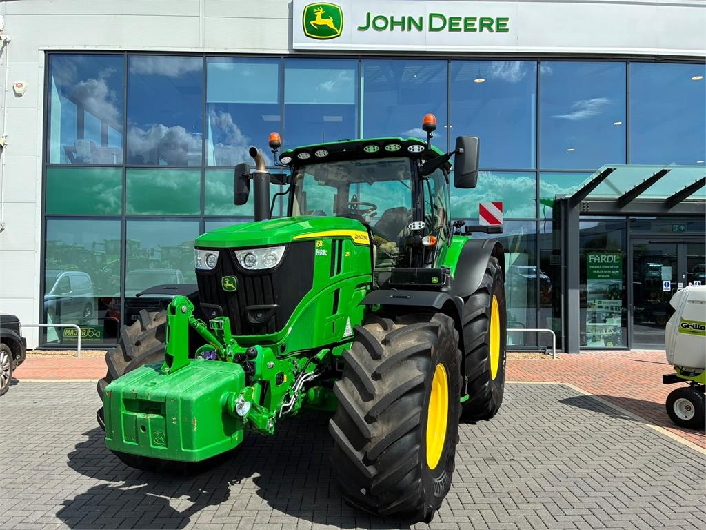John Deere 6R 215