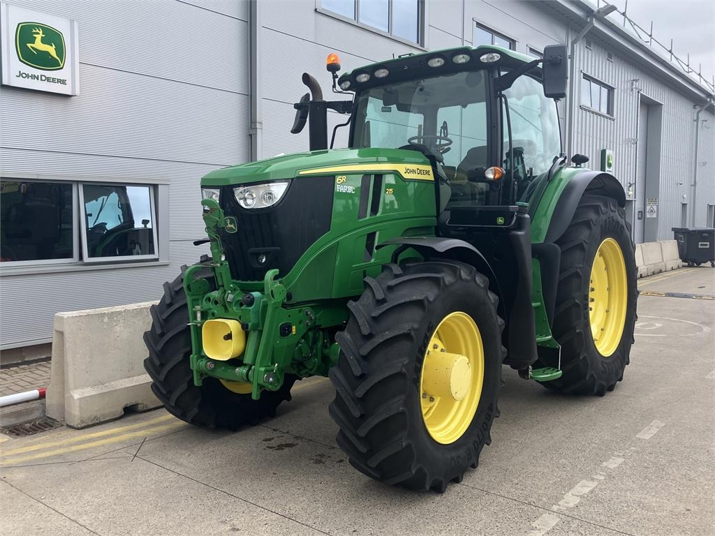 John Deere 6R 215