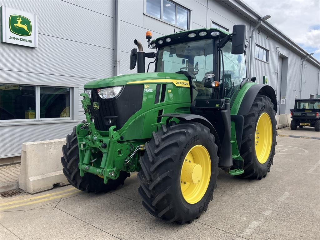 John Deere 6R 215