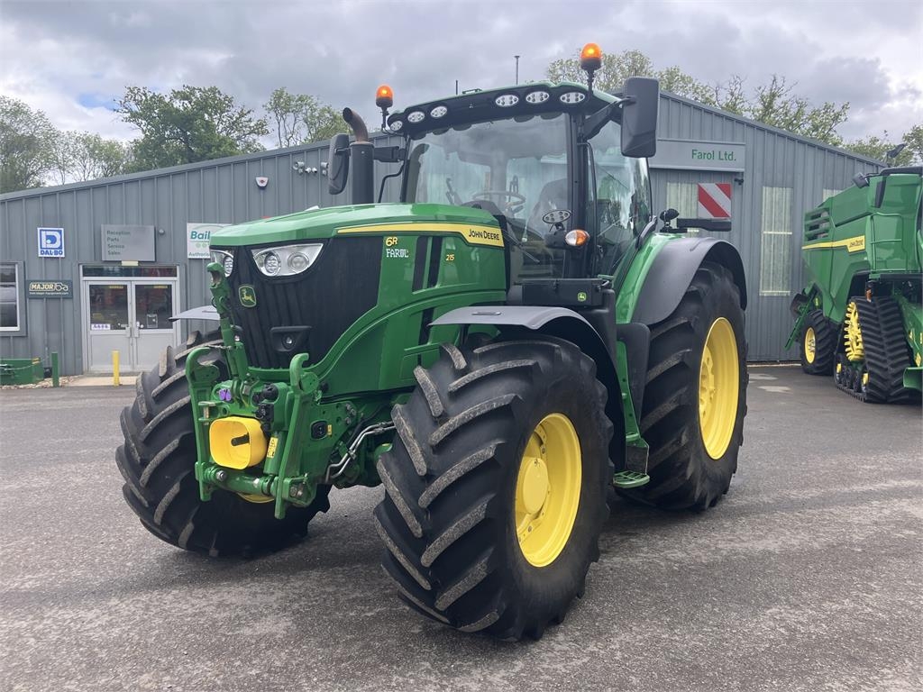 John Deere 6R 215