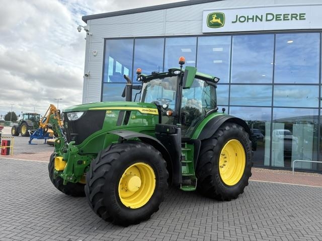 John Deere 6R 215