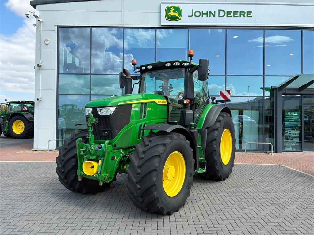 John Deere 6R 250
