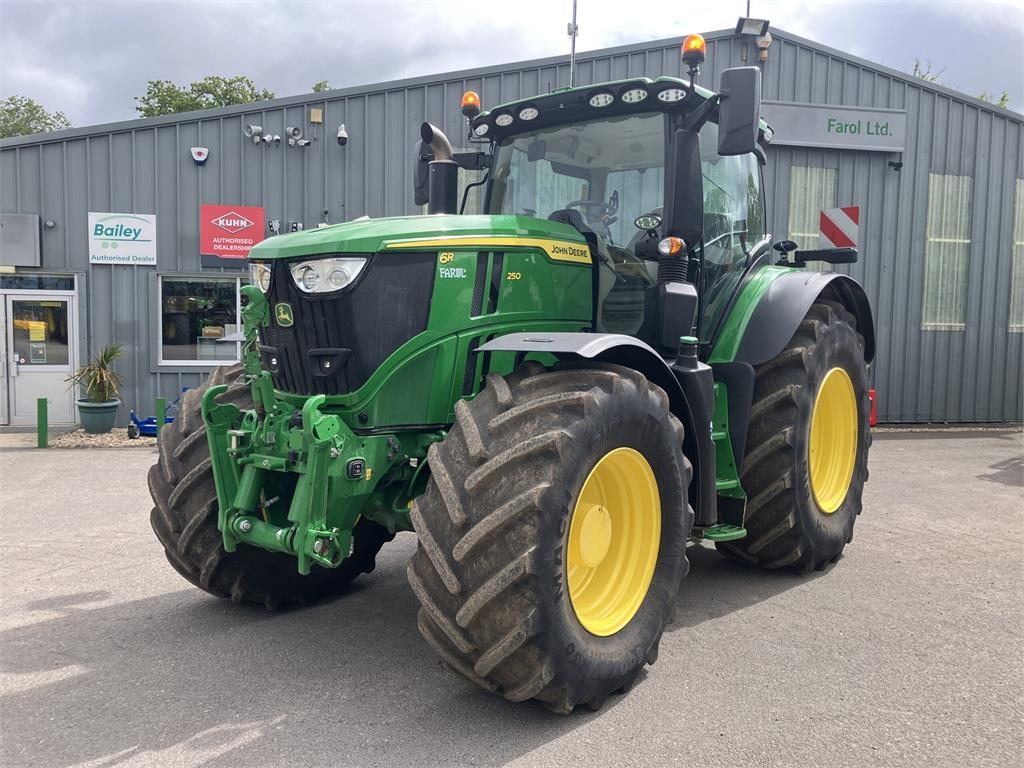 John Deere 6R 250