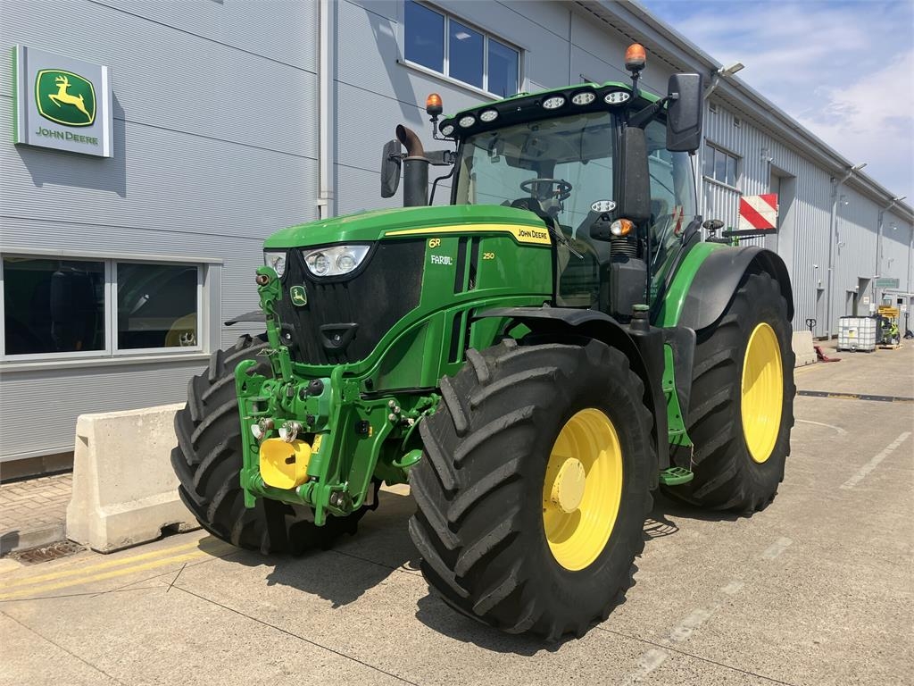 John Deere 6R 250