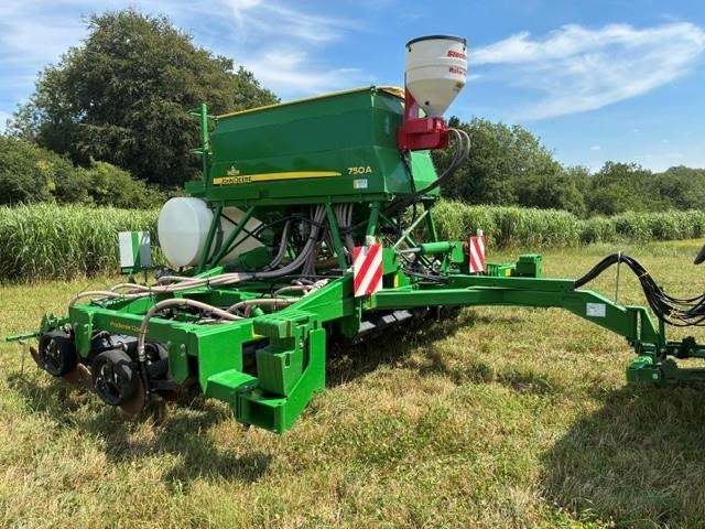 John Deere 750A