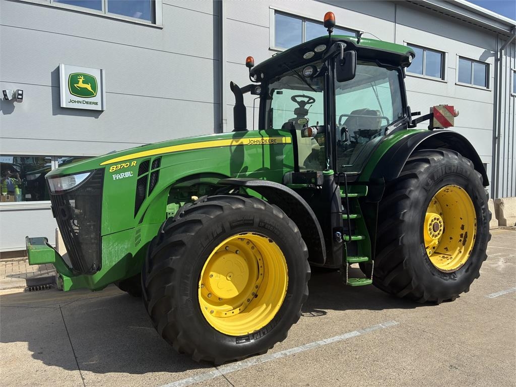 John Deere 8370R