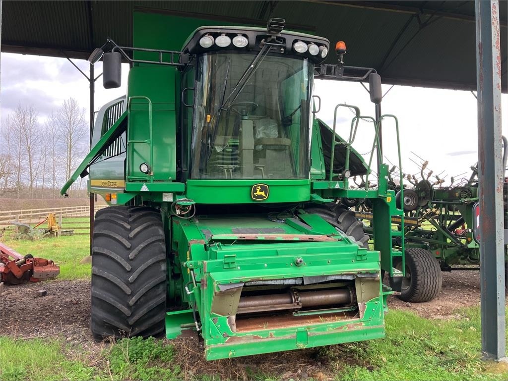 John Deere C670i